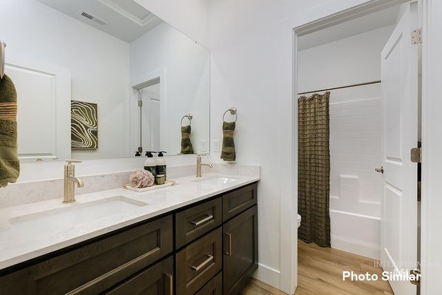 5467 E Victoria Falls Dr, Nampa, ID 83686