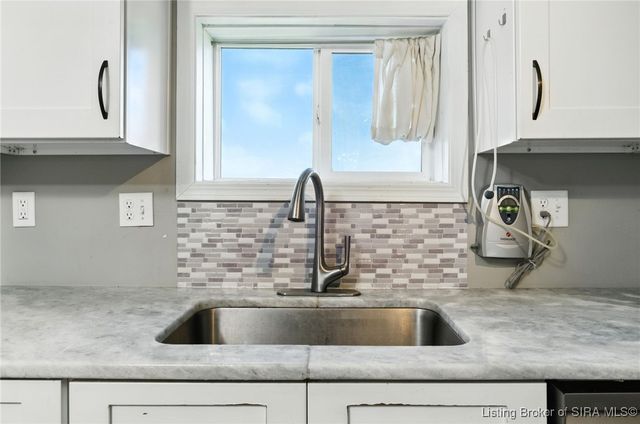 8213 Salem Church Road, Charlestown, IN 47111