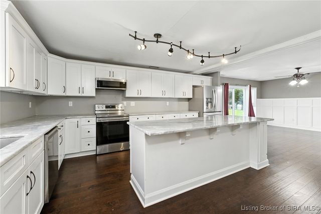 8213 Salem Church Road, Charlestown, IN 47111