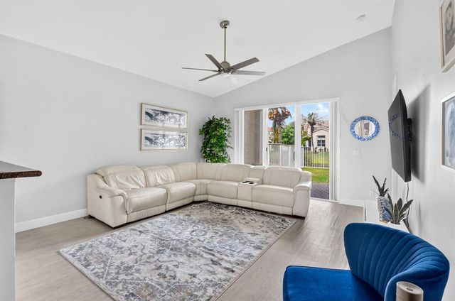 8049 Via Bolzano, Lake Worth, FL 33467