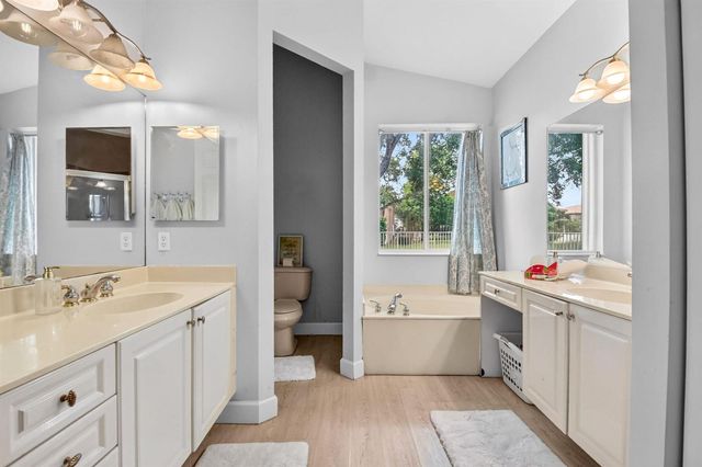 8049 Via Bolzano, Lake Worth, FL 33467