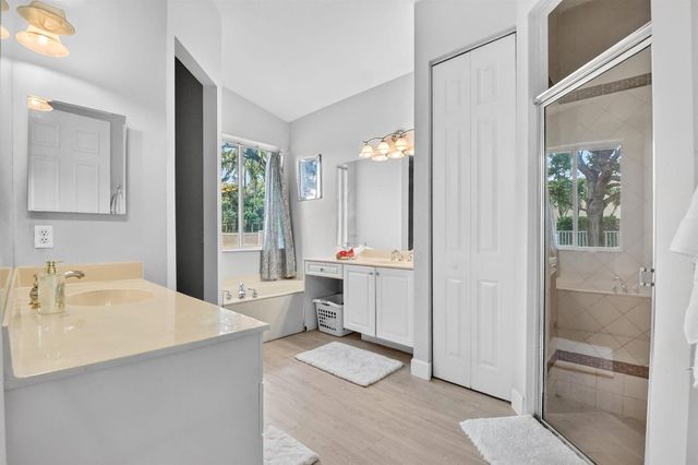 8049 Via Bolzano, Lake Worth, FL 33467
