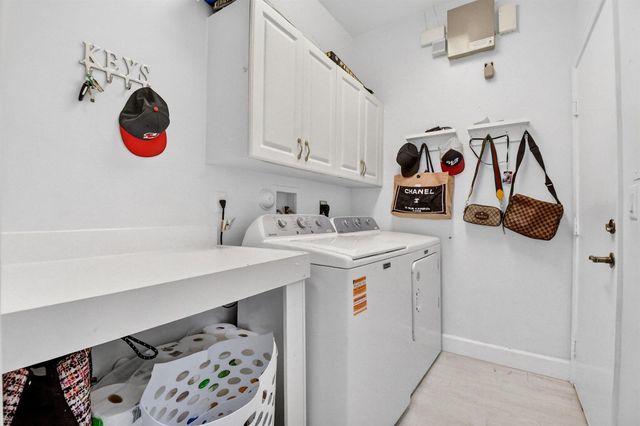 8049 Via Bolzano, Lake Worth, FL 33467