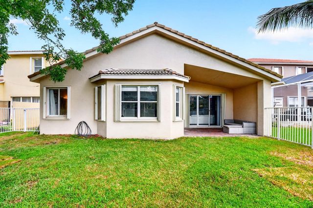 8049 Via Bolzano, Lake Worth, FL 33467