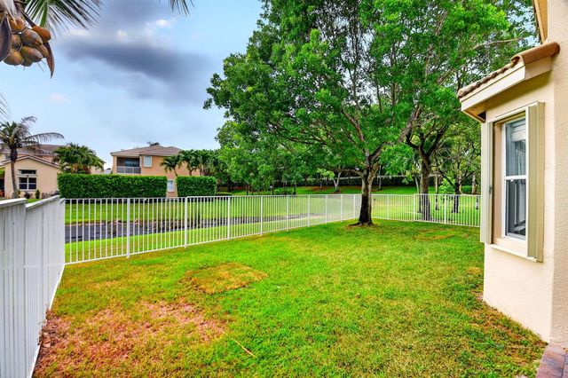 8049 Via Bolzano, Lake Worth, FL 33467
