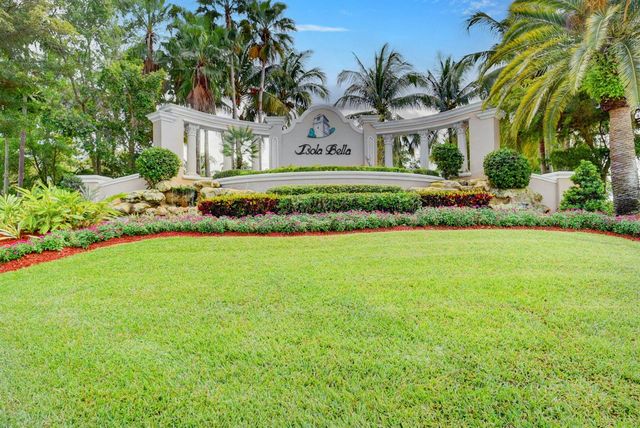 8049 Via Bolzano, Lake Worth, FL 33467