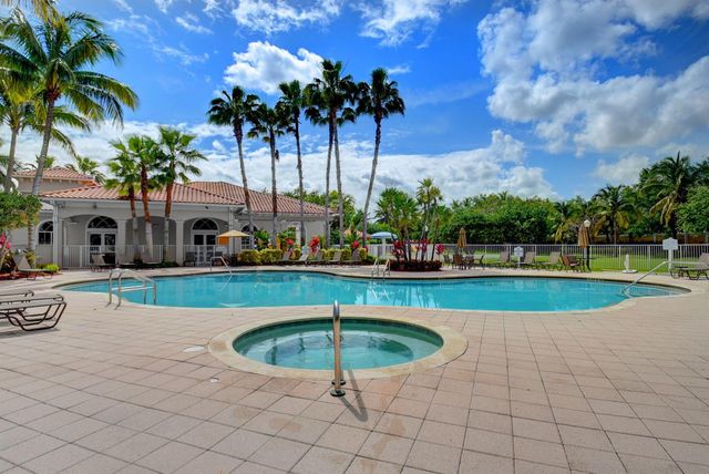 8049 Via Bolzano, Lake Worth, FL 33467