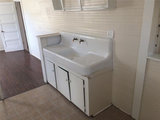 114 N CHESTER STREET, Leesburg, FL 34748