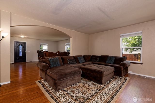 14321 108th Avenue E, Puyallup, WA 98374