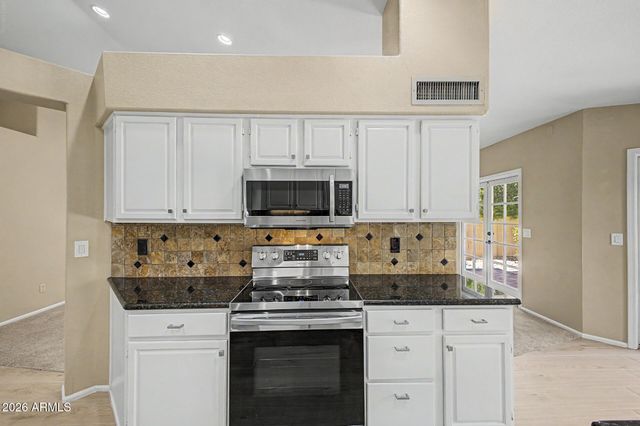 284 W Vera Lane, Tempe, AZ 85284