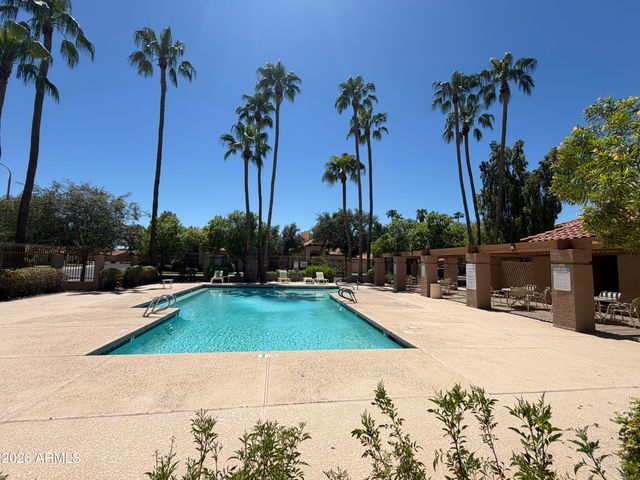 284 W Vera Lane, Tempe, AZ 85284