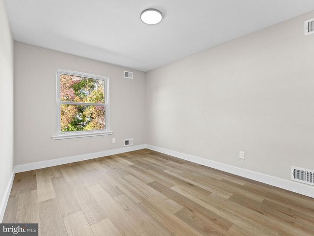 40 HANOVER RD, Marlton, NJ 08053