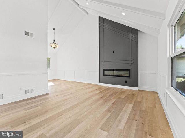 40 HANOVER RD, Marlton, NJ 08053