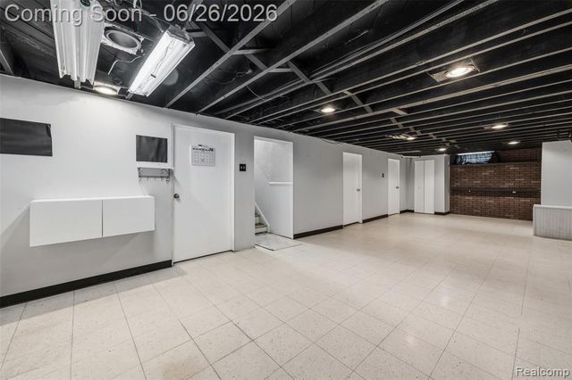 8250 Shari Drive, Westland, MI 48185