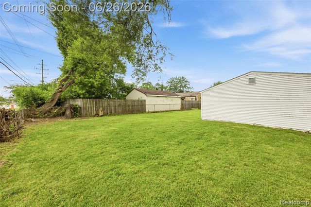 8250 Shari Drive, Westland, MI 48185