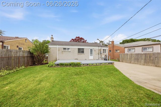 8250 Shari Drive, Westland, MI 48185