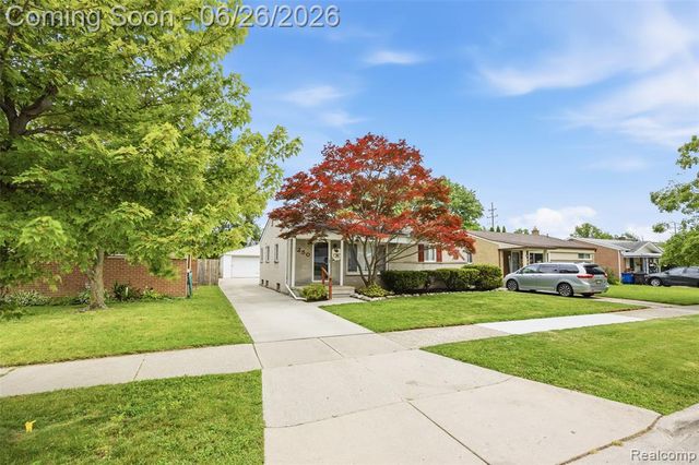 8250 Shari Drive, Westland, MI 48185