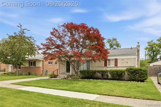 8250 Shari Drive, Westland, MI 48185