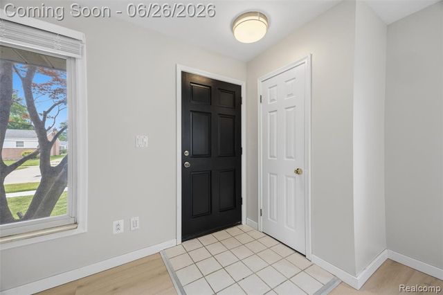 8250 Shari Drive, Westland, MI 48185