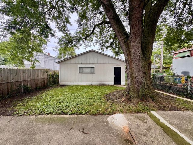 310 155th Place, Calumet City, IL 60409