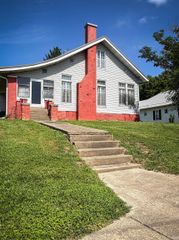 106 College Avenue, Paoli, IN 47454