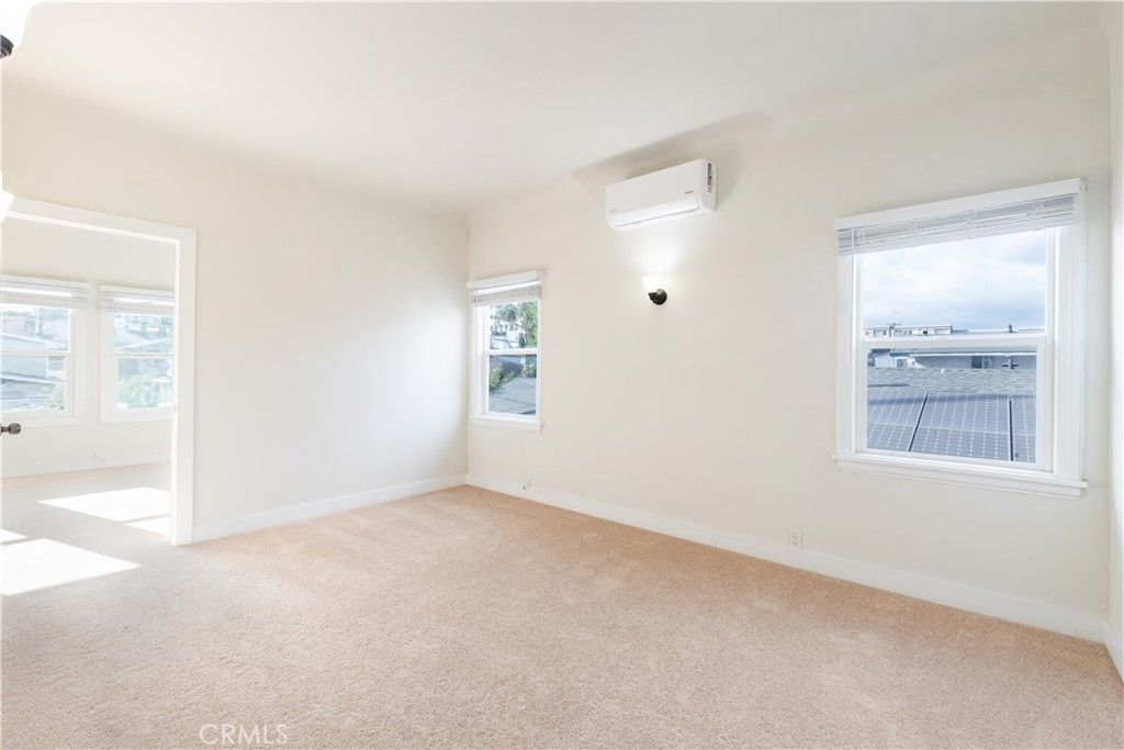 Image 11 of property listing at 211 N Vendome Street, Los Angeles, CA 90026