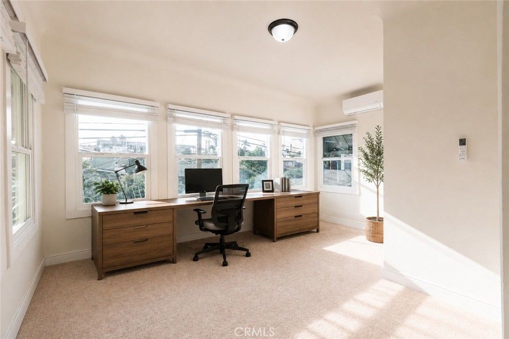Image 14 of property listing at 211 N Vendome Street, Los Angeles, CA 90026