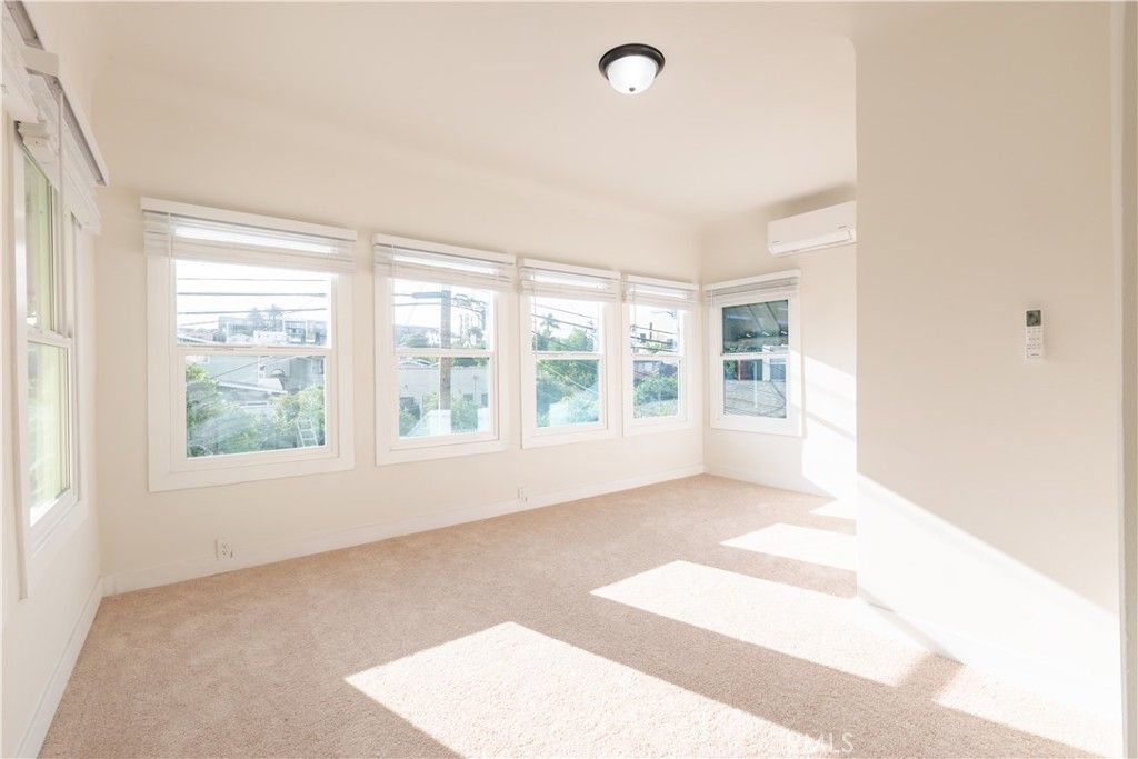 Image 15 of property listing at 211 N Vendome Street, Los Angeles, CA 90026