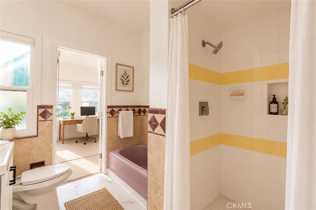 Image 16 of property listing at 211 N Vendome Street, Los Angeles, CA 90026