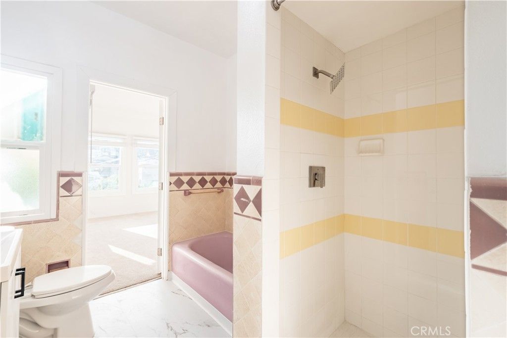 Image 17 of property listing at 211 N Vendome Street, Los Angeles, CA 90026