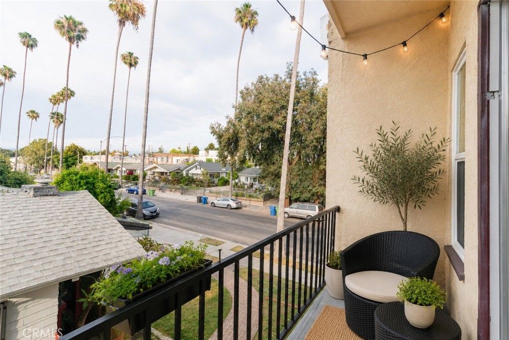 Image 19 of property listing at 211 N Vendome Street, Los Angeles, CA 90026