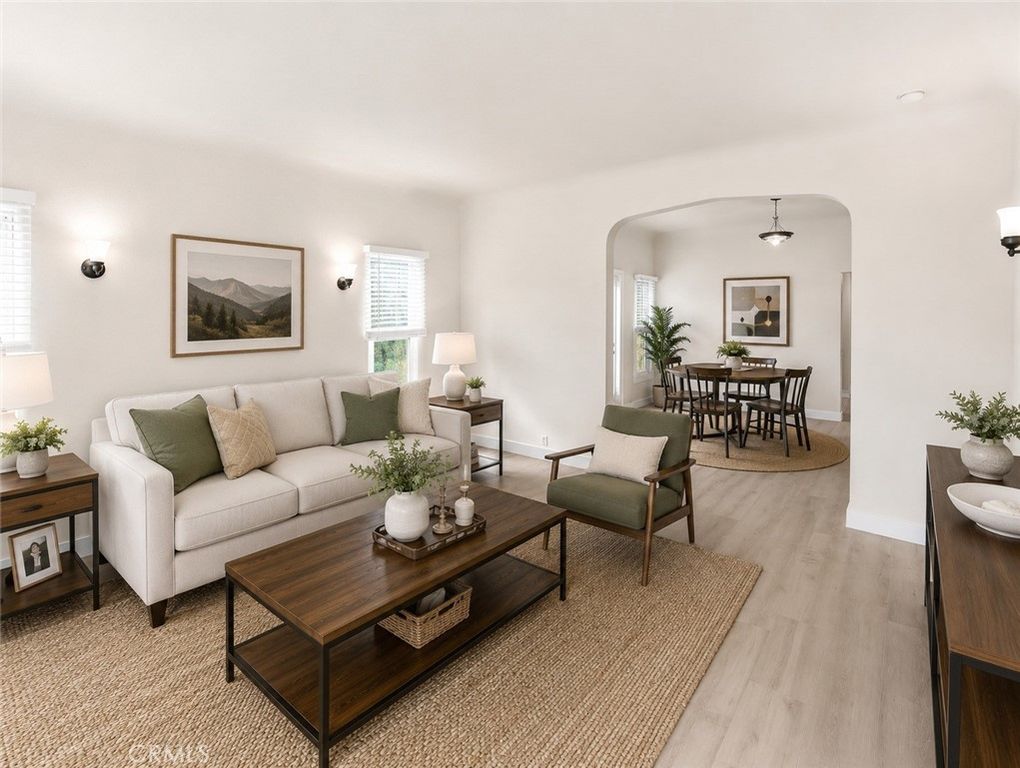 Image 21 of property listing at 211 N Vendome Street, Los Angeles, CA 90026