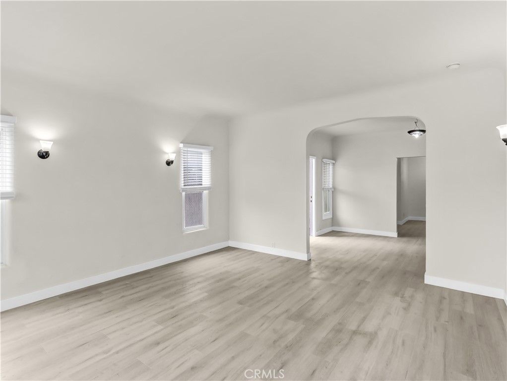 Image 22 of property listing at 211 N Vendome Street, Los Angeles, CA 90026