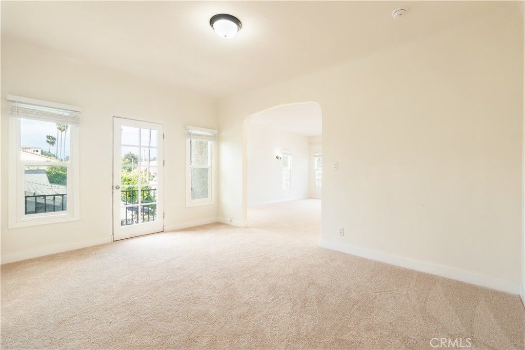Image 7 of property listing at 211 N Vendome Street, Los Angeles, CA 90026