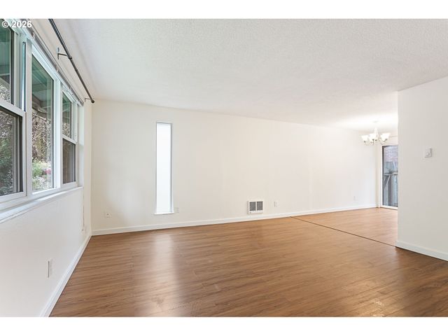 -1 Se 19TH Ave, Portland, OR 97202