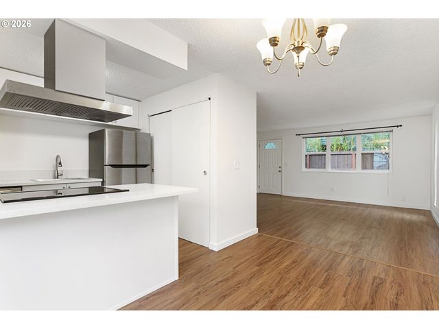 -1 Se 19TH Ave, Portland, OR 97202