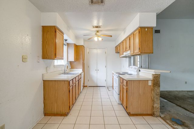 5745 Springtide Drive, Fort Worth, TX 76135