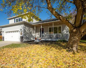 1721 Northshore Dr, Sandpoint, ID 83864