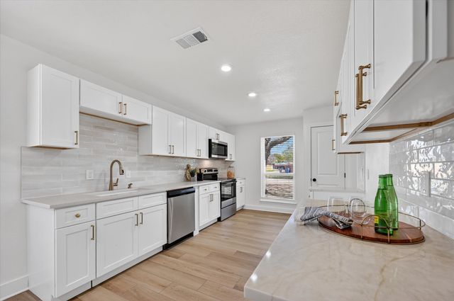 303 Sycamore Creek Road, Allen, TX 75002