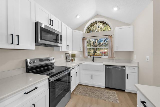 1216 LINMAR AVENUE, Fruitland Park, FL 34731