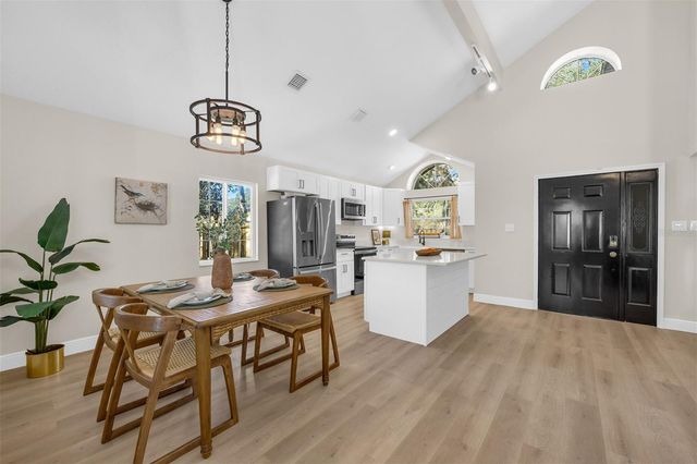 1216 LINMAR AVENUE, Fruitland Park, FL 34731