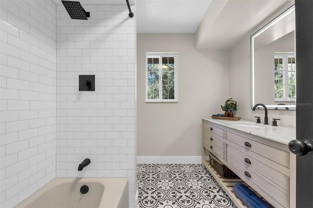 1216 LINMAR AVENUE, Fruitland Park, FL 34731