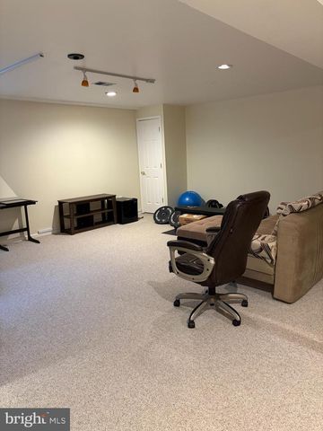 139 COBURN RD, Pennington, NJ 08534