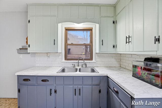 408 Brady Street NW, Comstock Park, MI 49321