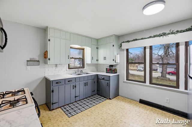 408 Brady Street NW, Comstock Park, MI 49321