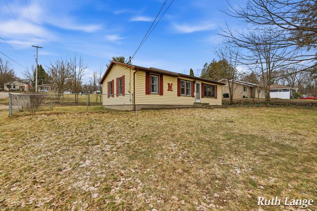 408 Brady Street NW, Comstock Park, MI 49321