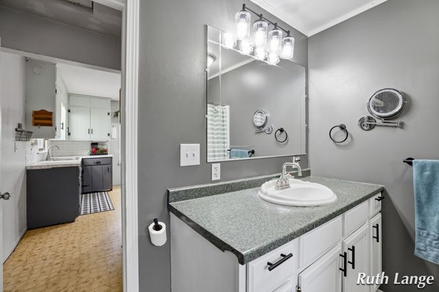 408 Brady Street NW, Comstock Park, MI 49321