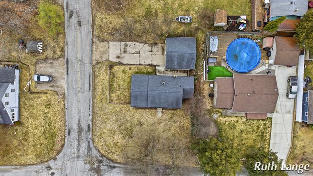 408 Brady Street NW, Comstock Park, MI 49321