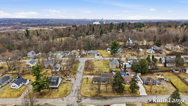 408 Brady Street NW, Comstock Park, MI 49321