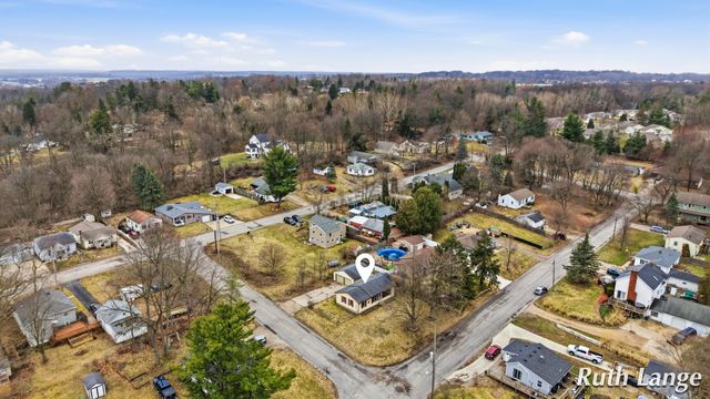 408 Brady Street NW, Comstock Park, MI 49321